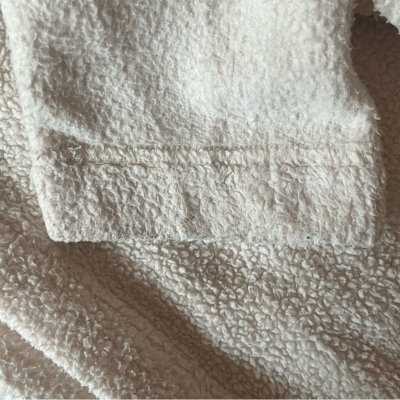 Columbia Women’s Sherpa Hooded Pullover Sweatshirt Sweater Cream w/ Pockets Sz S - Picture 6 of 12